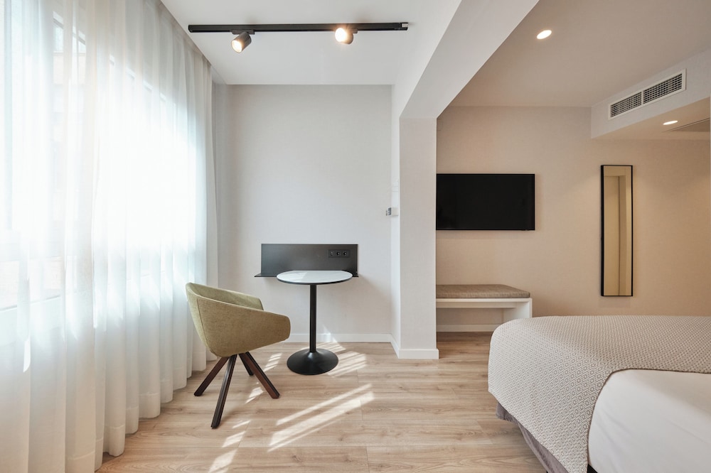 Hotel Catalonia Gracia 58/74