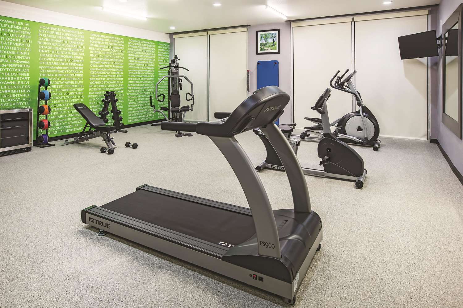La Quinta Inn & Suites by Wyndham Dallas Plano - The Colony 12/20