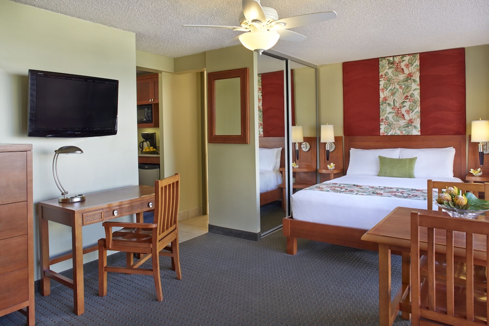 Pacific Monarch Hotel 23/73
