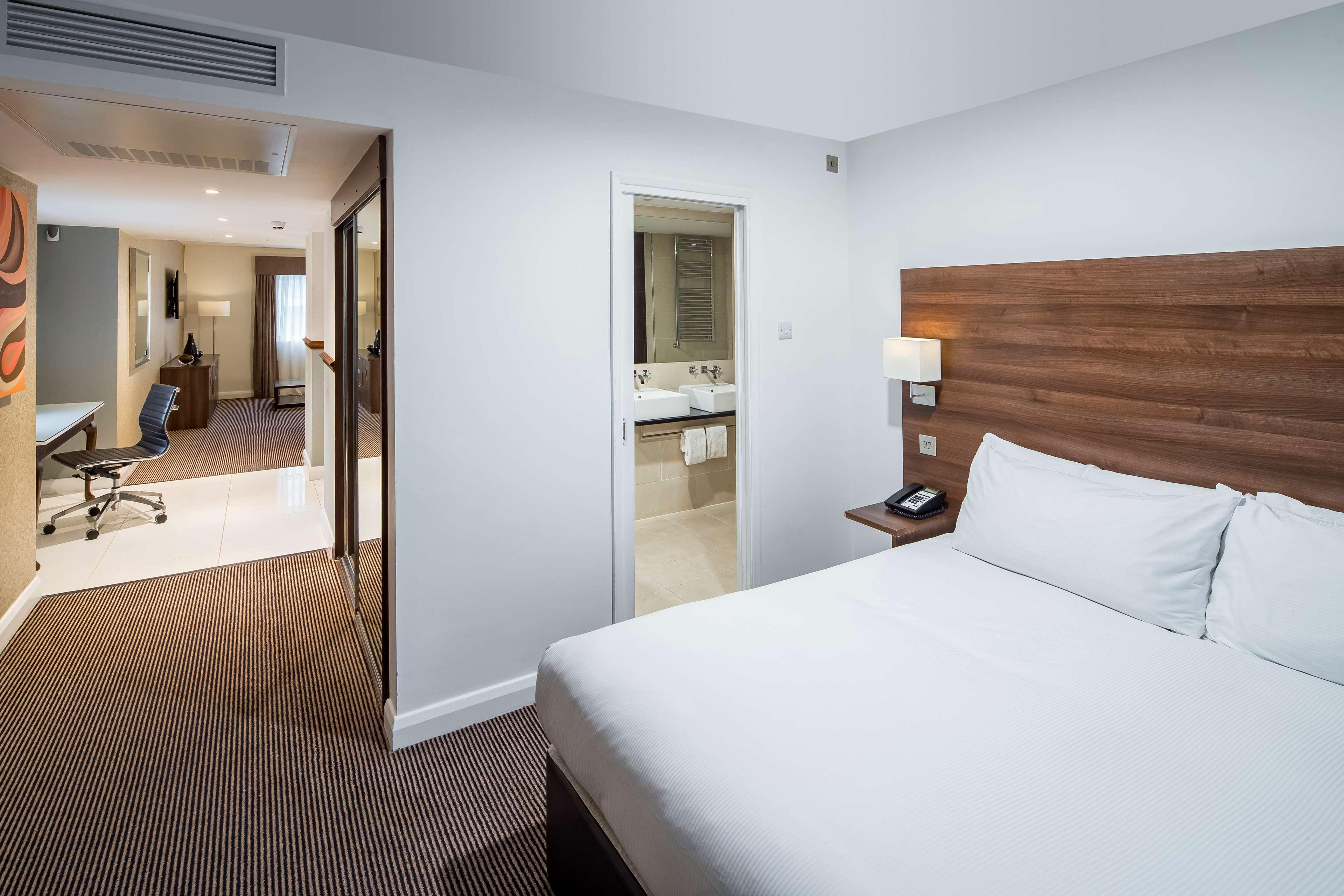PRESIDENTIAL, SUITE