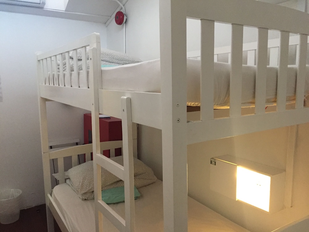 Royal Hostel Singapore 26/33