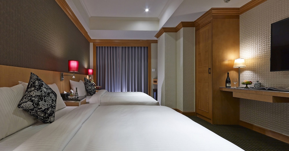 ROOM, QUADRUPLE