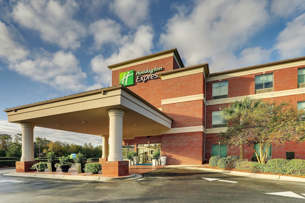 Holiday Inn Express Leland - Wilmington Area 6/71
