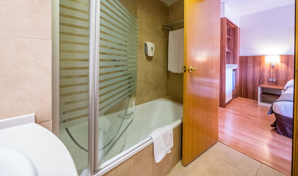 Golden Avenida Suites 27/27