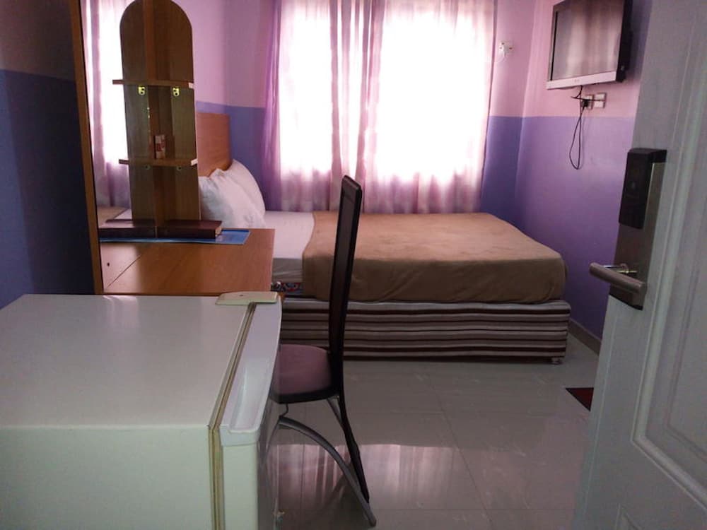 Link Majestic B2 Suites And Hotel 7/19