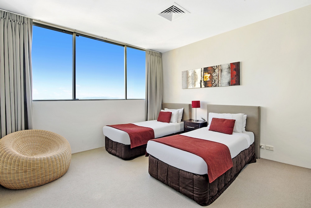 ULTIQA Air on Broadbeach 18/71