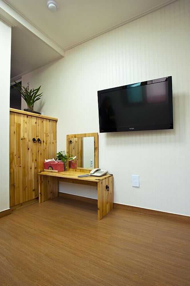 Myeongdong Eco House 9/22