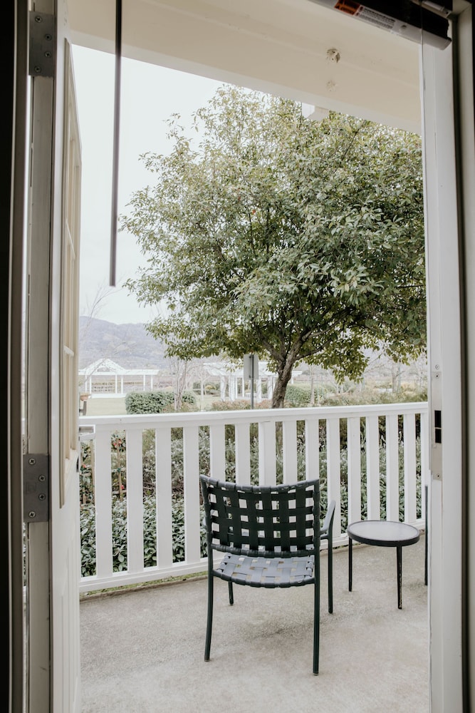 Geyserville Inn 7/70
