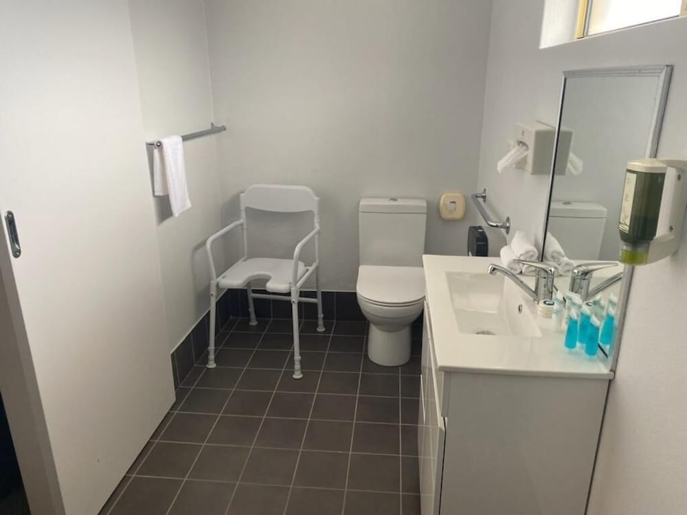 Lake Macquarie Motor Inn 49/50