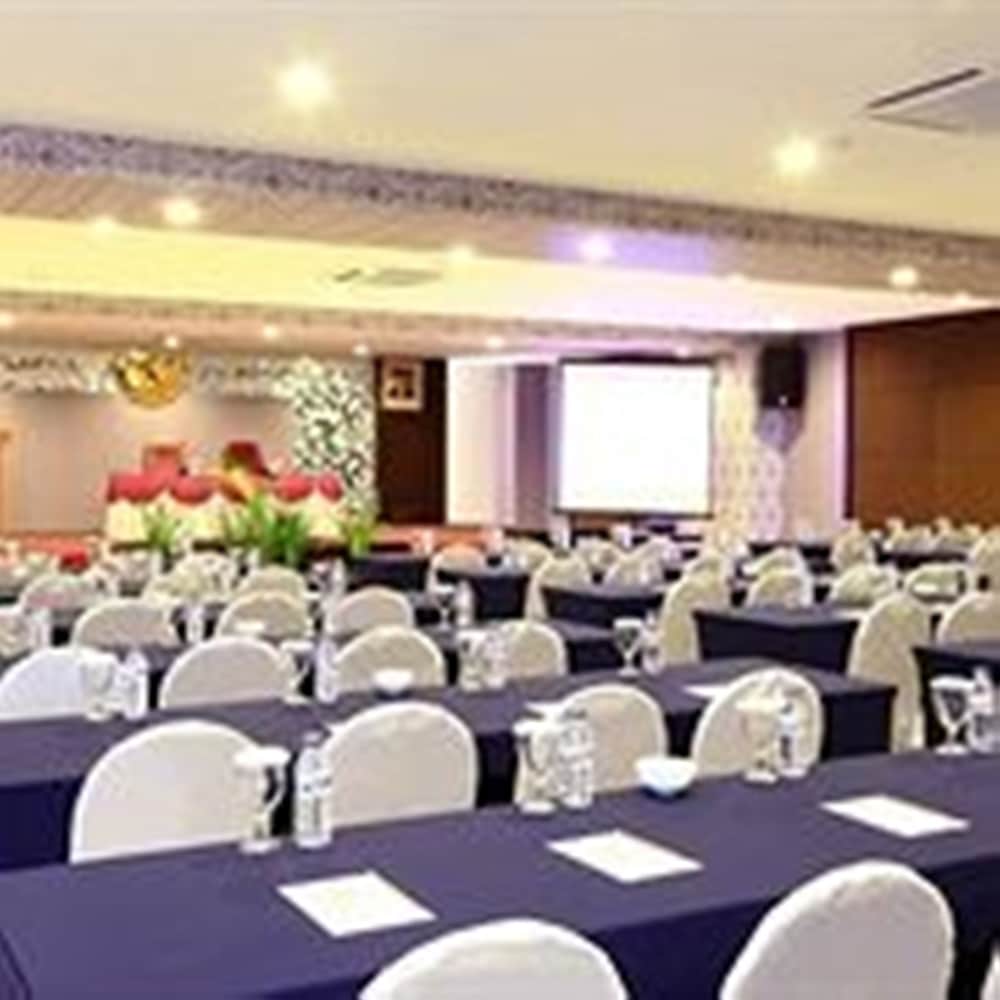 Lombok Plaza Hotel Convention 34/41