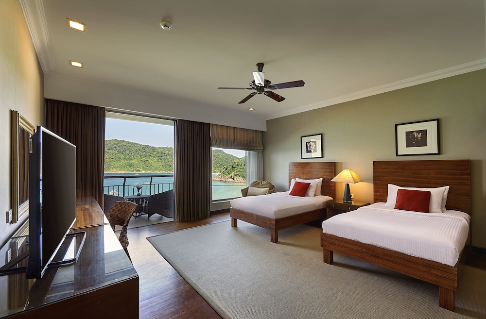 The Taaras Beach and Spa Resort photo4