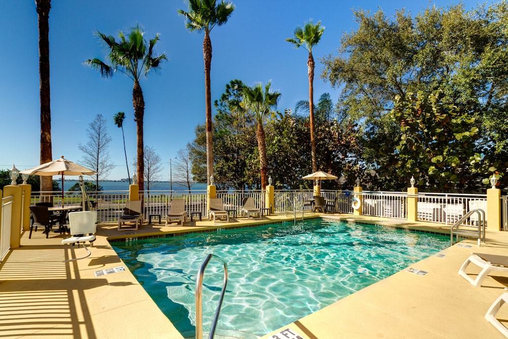 Comfort Suites Clearwater - Dunedin 3/38