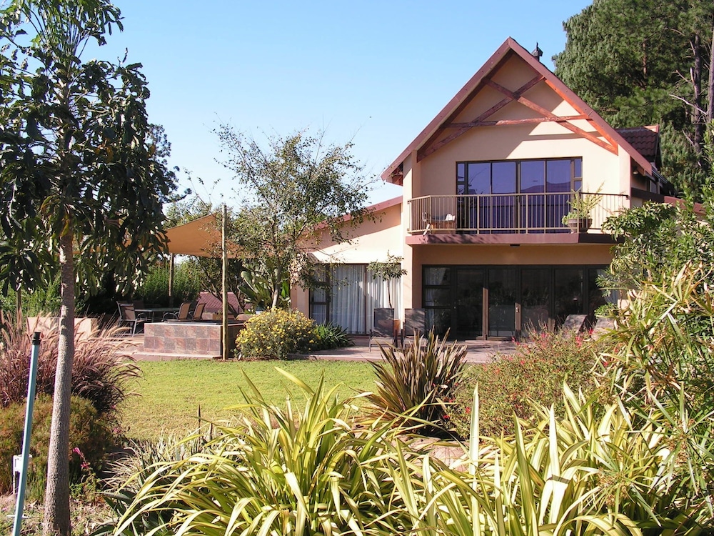 Ama Casa Self Catering Cottages 2/36