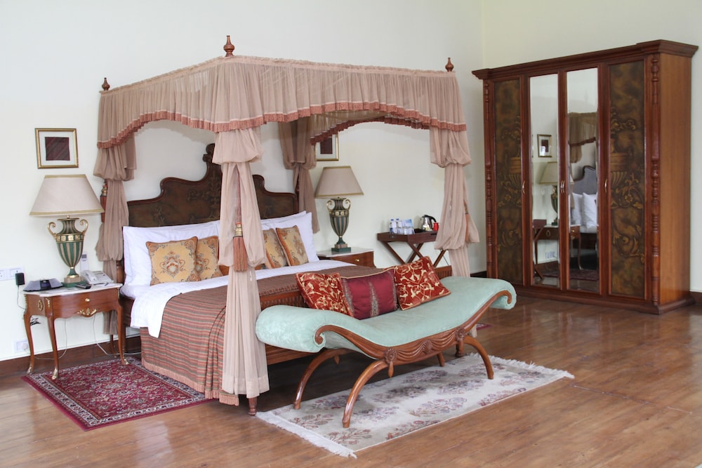 The Lalit Grand Palace 24/68