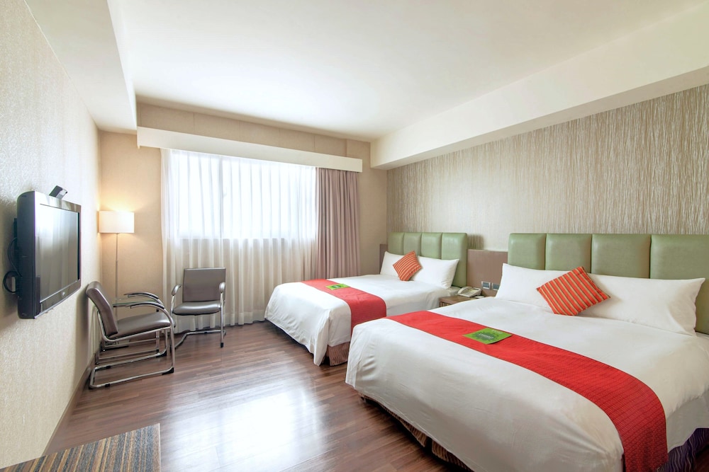 Lishiuan International Hotel 11/62