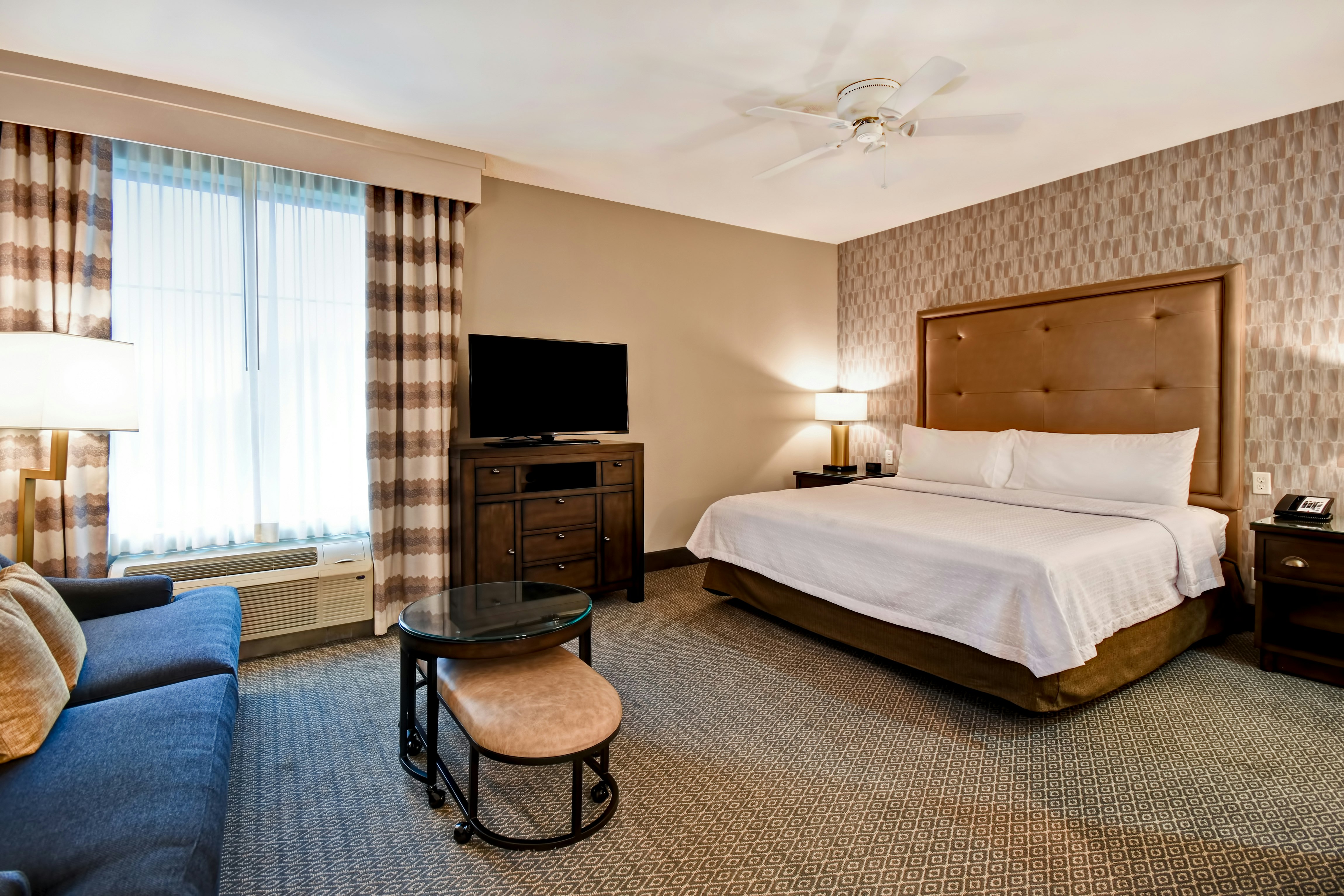 STUDIO, SUITE, KING BED