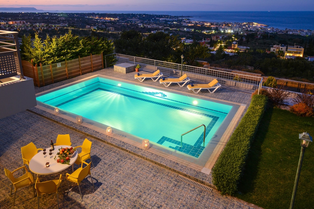 Danaes Villas 3/37