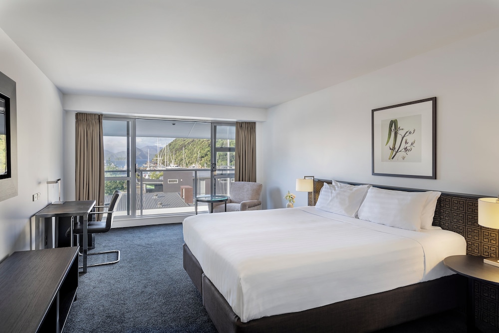 Edit, King Bed