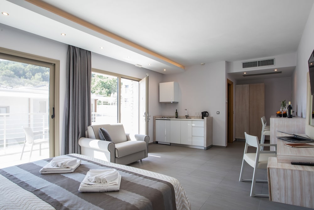 AQUA OLIVA RESORT 37/71