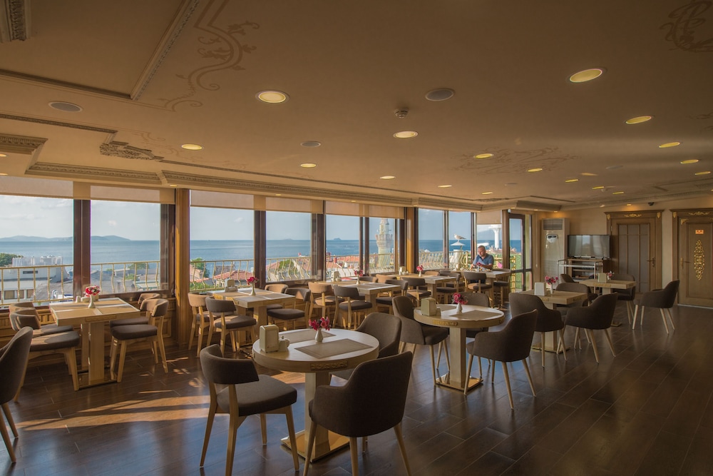 Kaftan Hotel 58/75