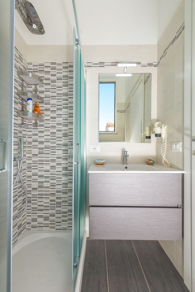 Biagi Hotel 49/50