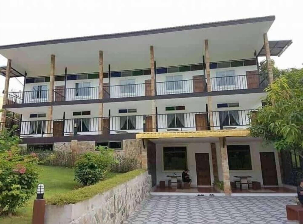 PECHMANEEKAN BEACH RESORT 5/71