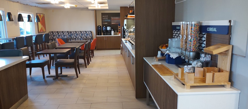 restaurant cafeteria