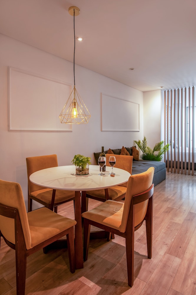 Hemma Suites 32/50