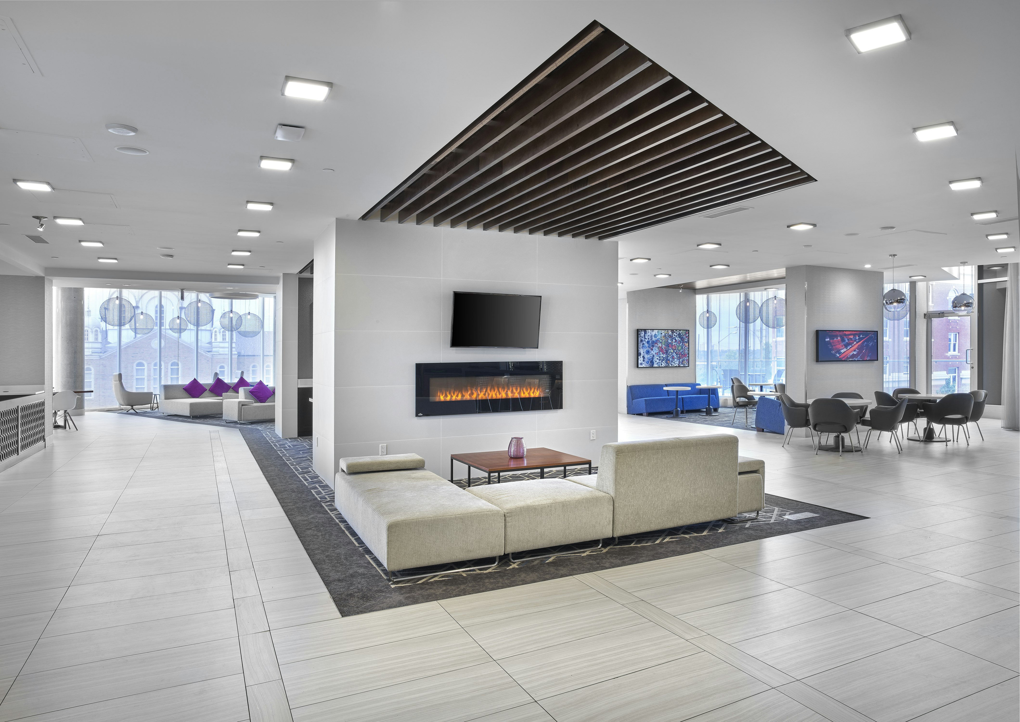 DoubleTree by Hilton Edmonton Downtown 6/50