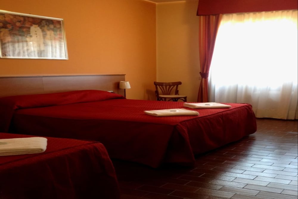 Hotel Forum 16/70