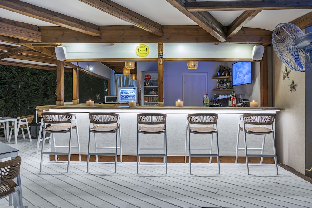 Mirablue Deluxe Residences 37/50