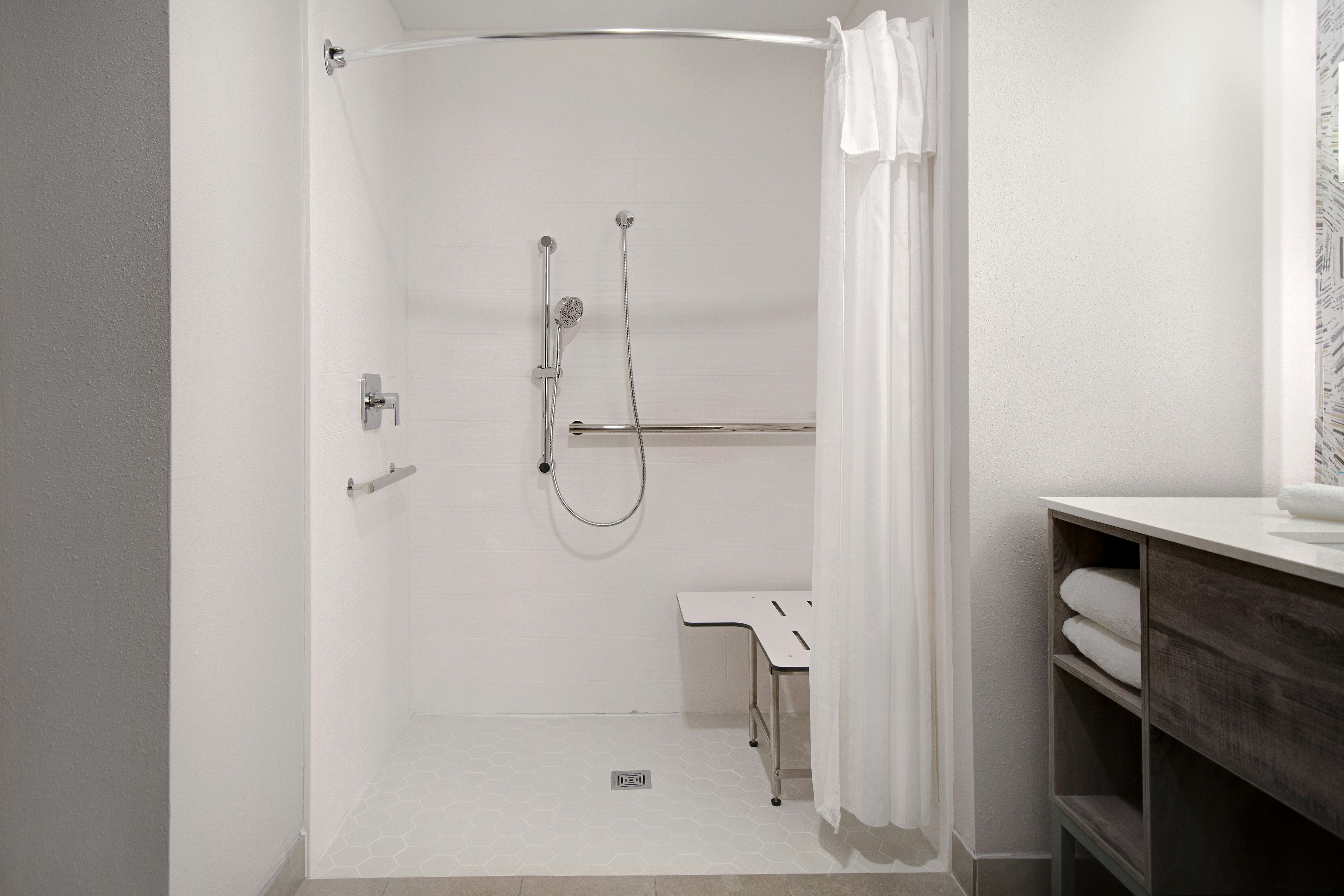 SUITE, 2 QUEEN BEDS, ACCESSIBLE