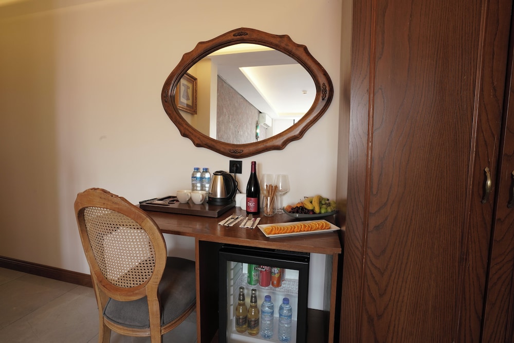 Bon Hotel Old City 25/50