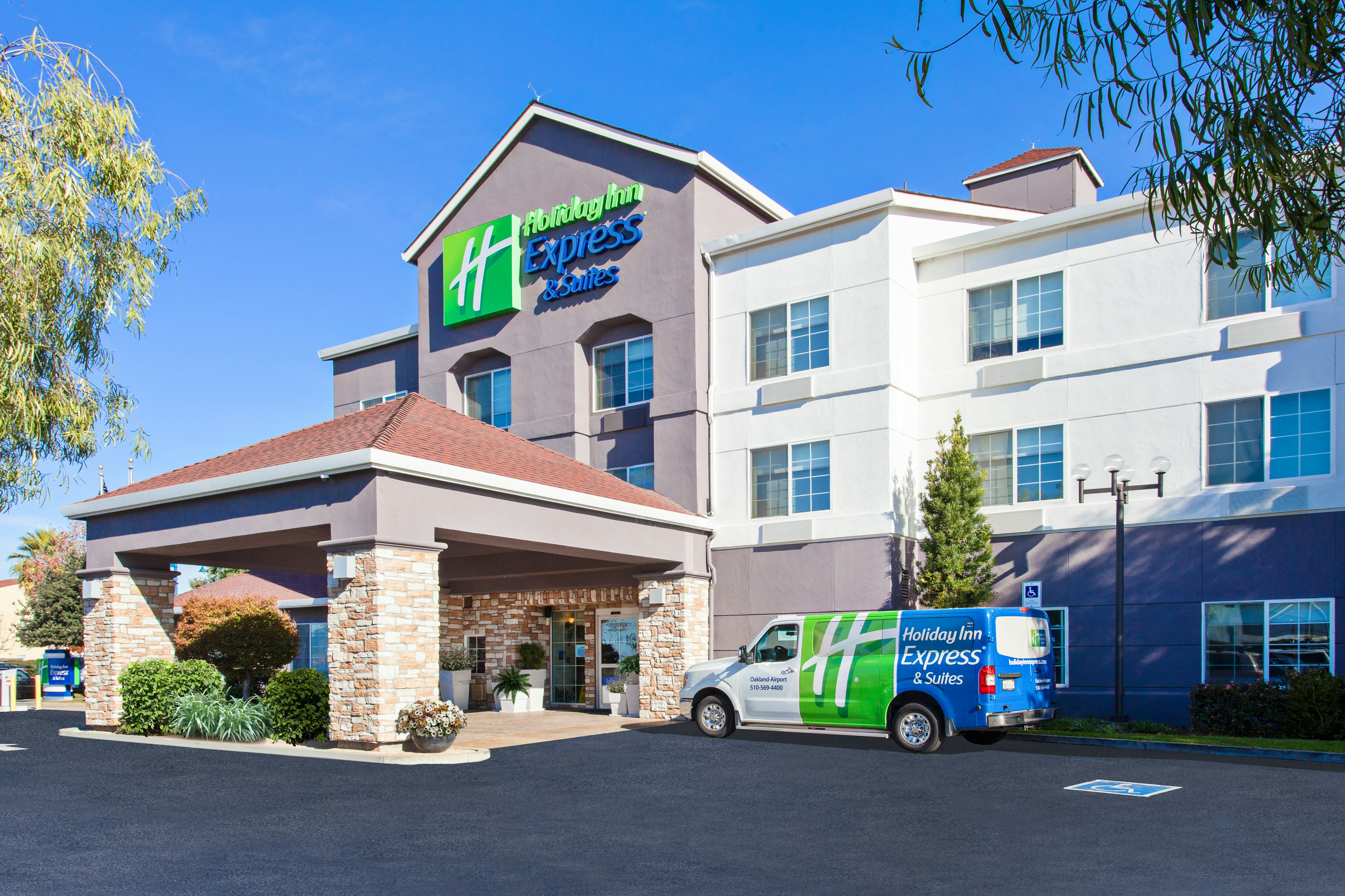 Holiday Inn Express Hotel Suites Oakland Airport 52/55
