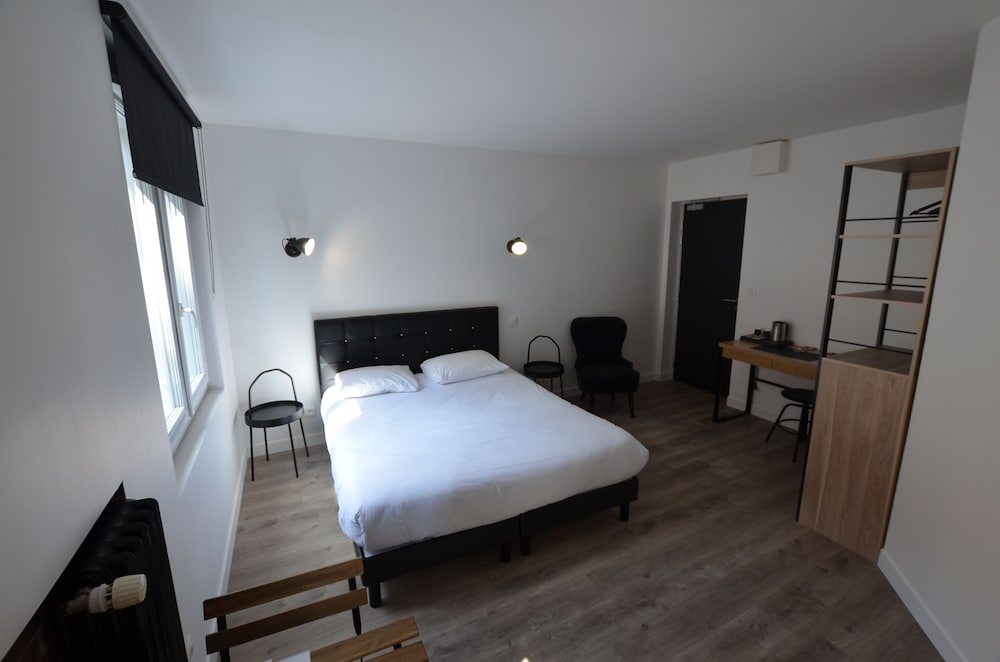 Alive Hotel De Quebec 12/50