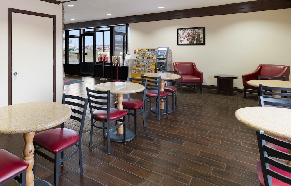 Red Roof Inn Fort Wayne 37/41
