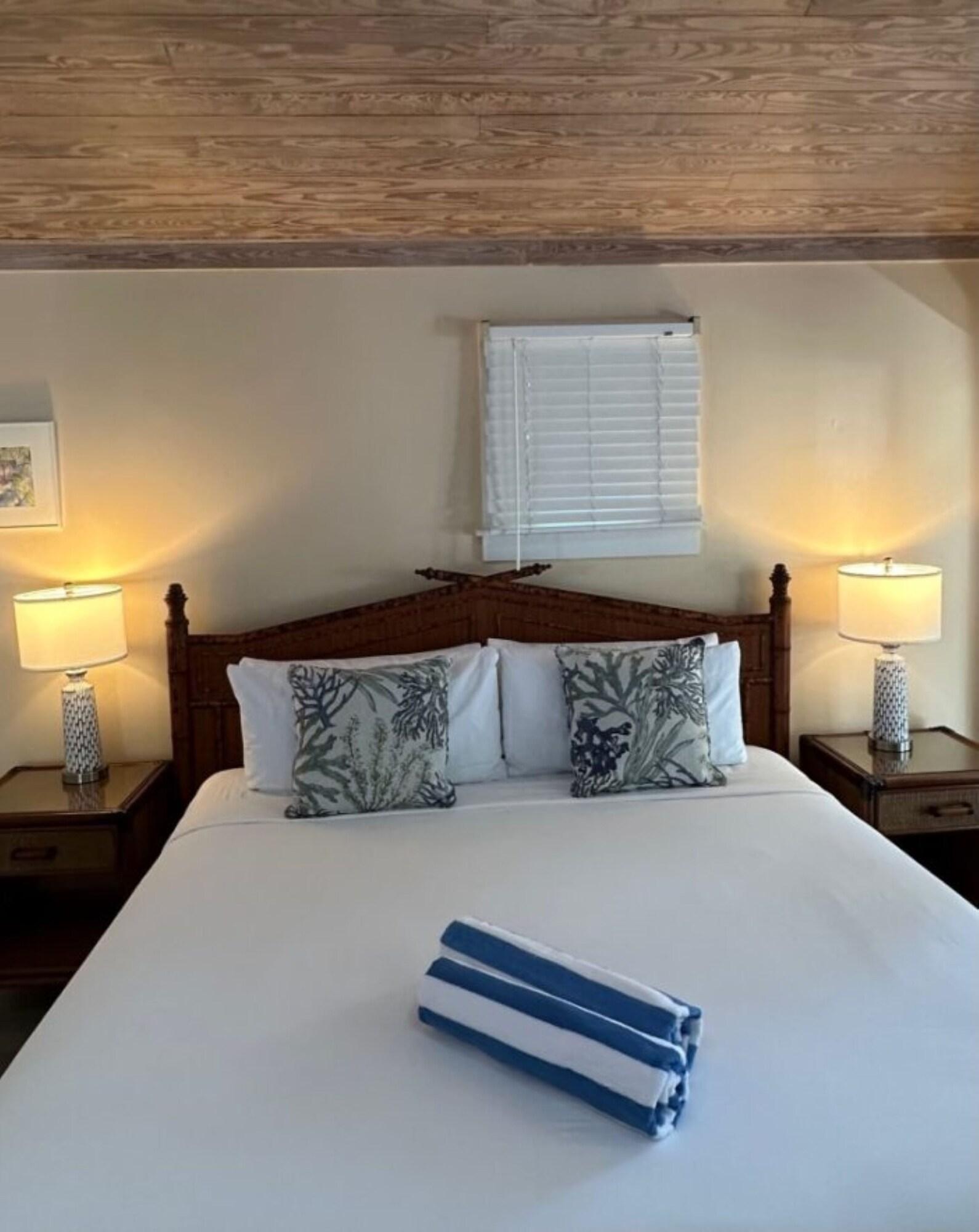 Deluxe, Town House