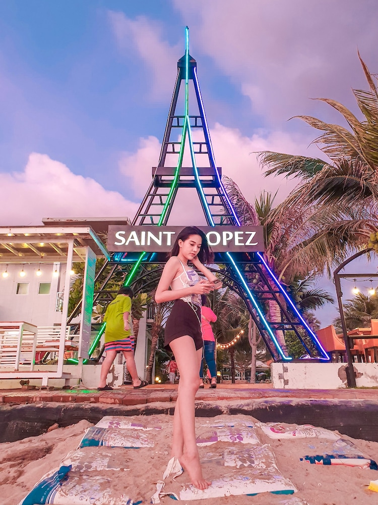 Saint Tropez Beach Resort Hotel 58/74