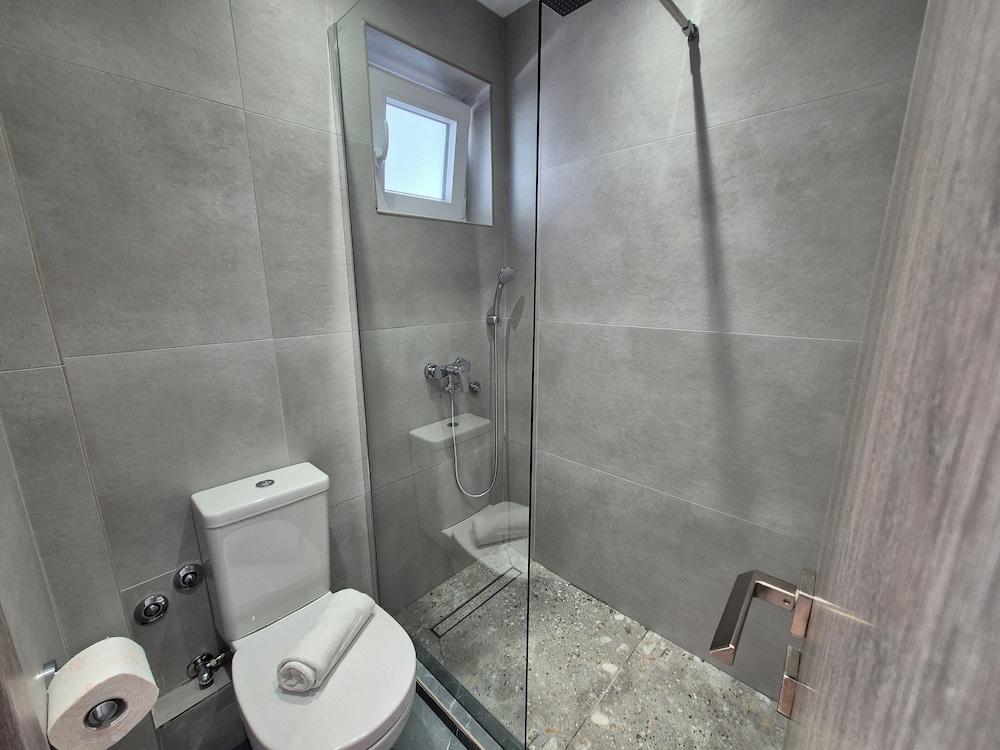 Morfeas Hotel 42/43