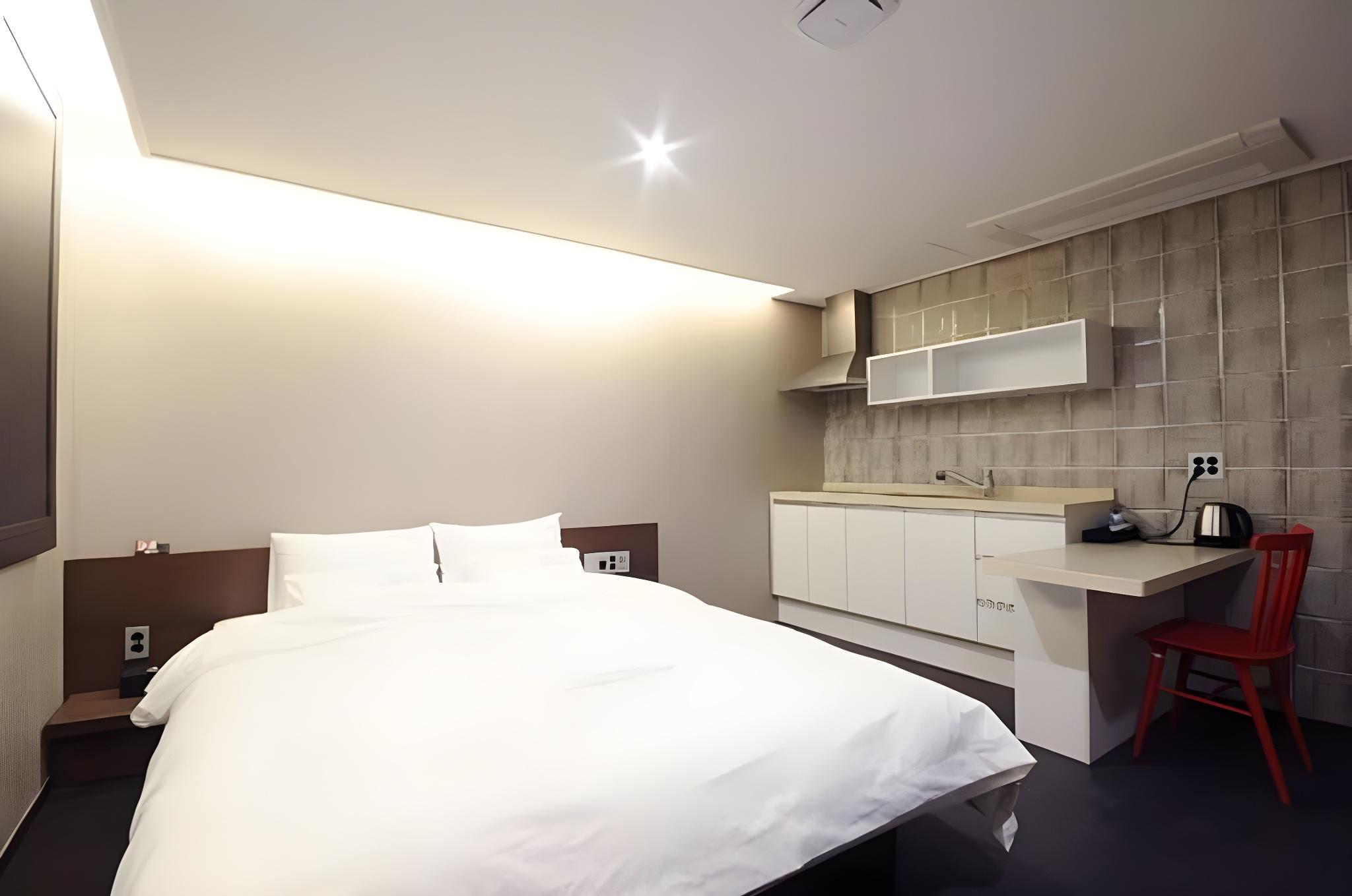 Condo, Suite