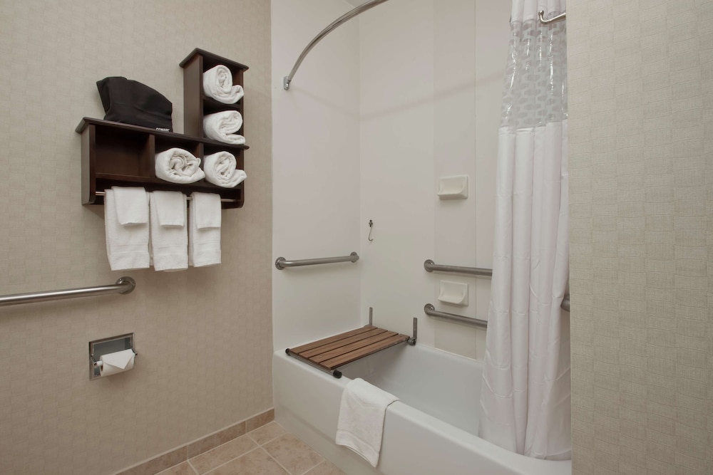 Countryside Inn and Suites 6/28