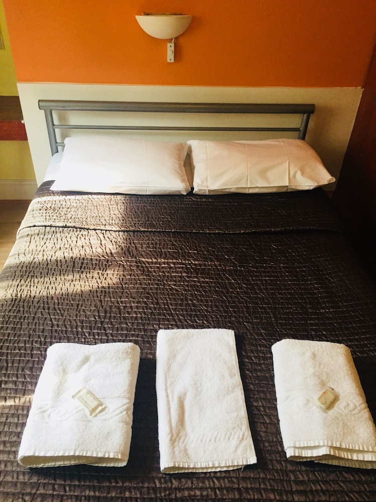 Gresham Hotel 28/50