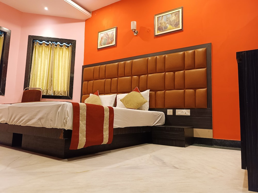 Hotel Mulberry, Kolkata 20/25
