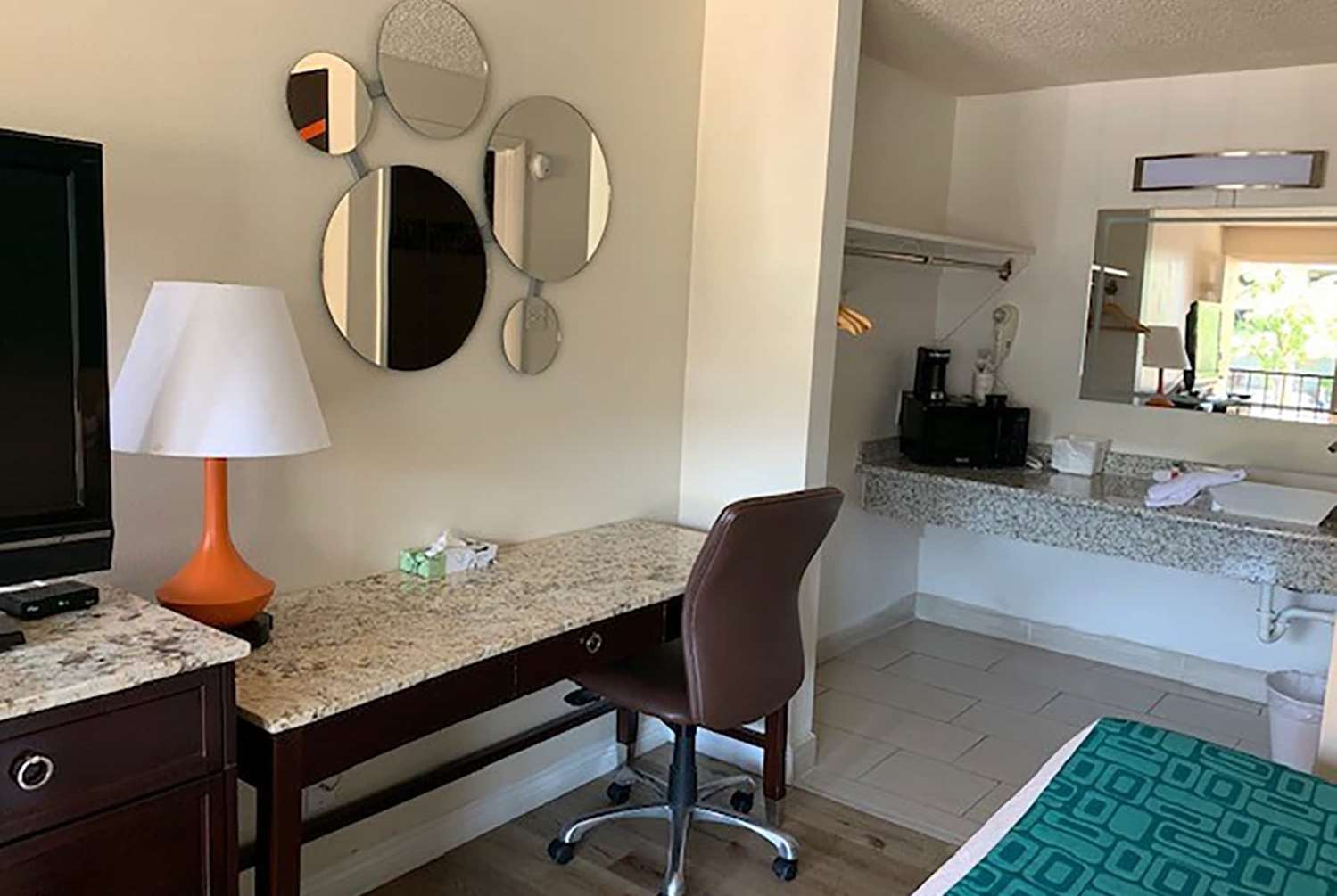 Howard Johnson by Wyndham Reno Downtown 14/16
