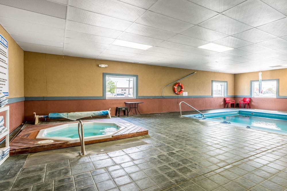 swimming pool spa