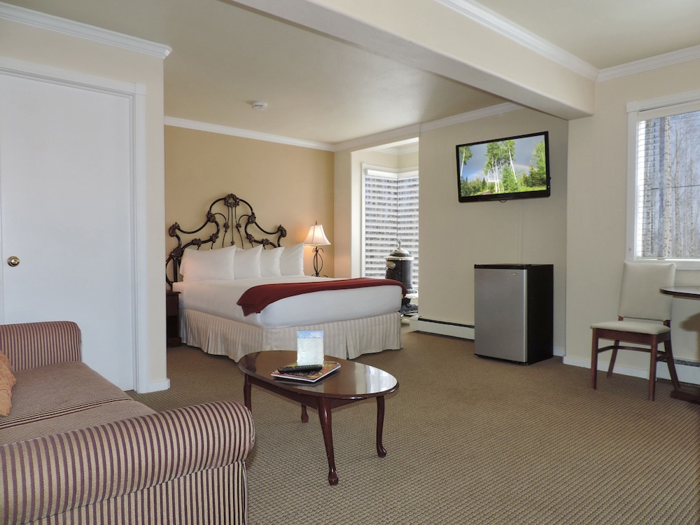 Victorian Inn 36/44