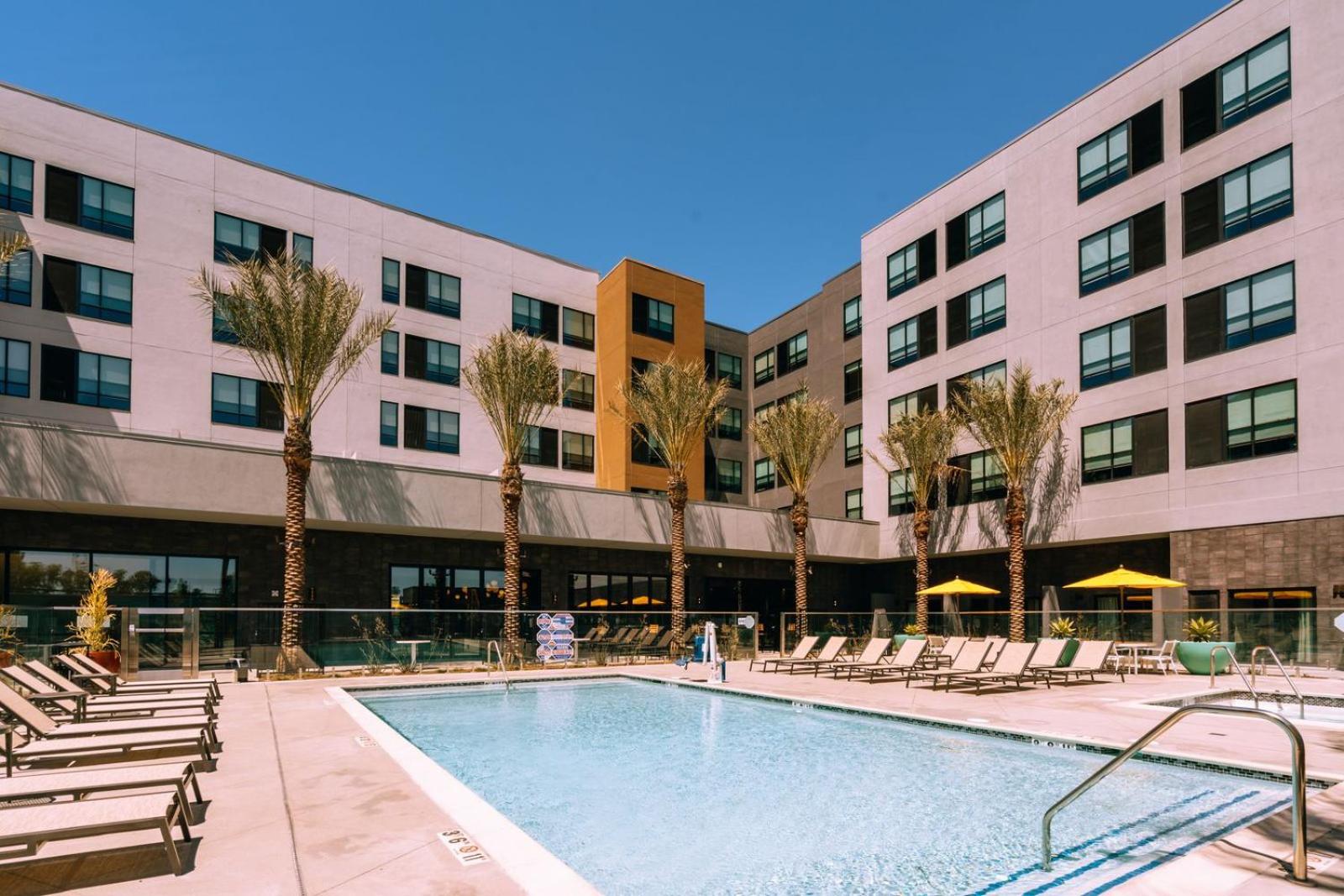 Hyatt Place Ontario Airport 44/50