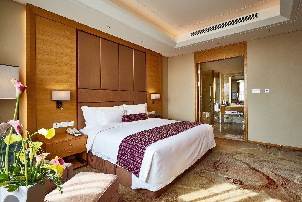Wyndham, Suite, King Bed