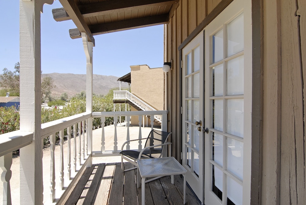 Palm Canyon Hotel and RV Resort 44/73
