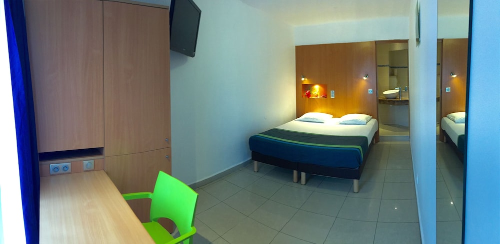 KARAIBES HOTEL 28/65